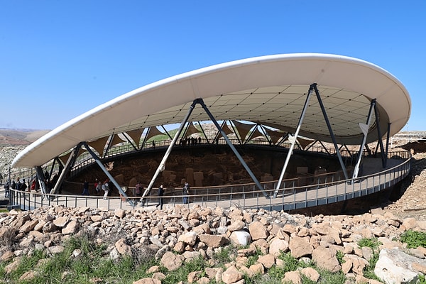 Göbeklitepe, arkeoloji dünyası için önemli bir konumda olmakla birlikte turizm potansiyeli muazzam boyutta olan bir keşiftir.