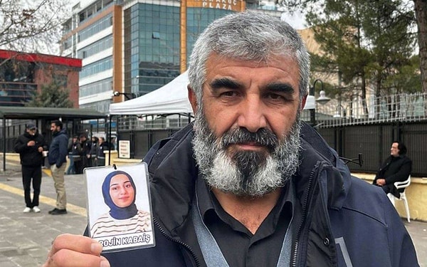 Rojin Kabaiş’in ailesi, olayın aydınlatılması için adalet çağrısını sürdürüyor.