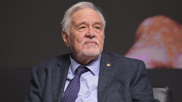 Derste Almanca metni Fransızcaya çevirirken yaşanan ilginç an tekrar akıllara geldi.