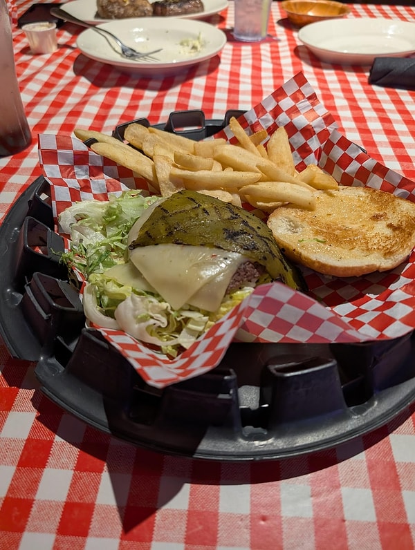 6. Arabaların kırık jantlarını da ziyan etmedik!