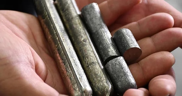 Bataryanın performans ve menzil canavarı ise nikel.