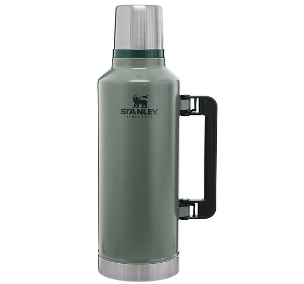 Kalabalık sofraların dev koruyucusu: Stanley Classic Legendary Termos!