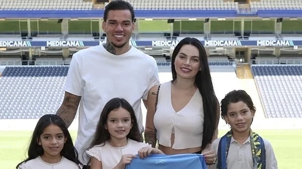 Kendisine yöneltilen eleştirilere ve tacizlere "ben futbolcu değilim" diye tepki gösteren Lais Moraes şu ifadeleri kullandı: