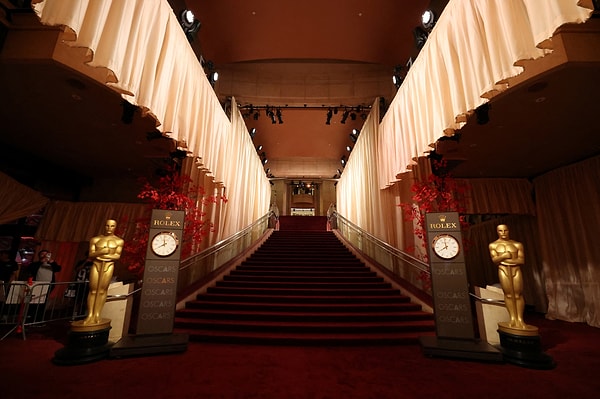 Sinema severlerin büyük merakla beklediği Oscar ödülleri bu akşam düzenlenecek törenle sahiplerini bulacak.