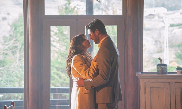 Oyuncu kadrosu büyük oranda değişen Kızılcık Şerbeti'nin yeni bölümünün bayram sebebiyle iptal edildiği öğrenildi.