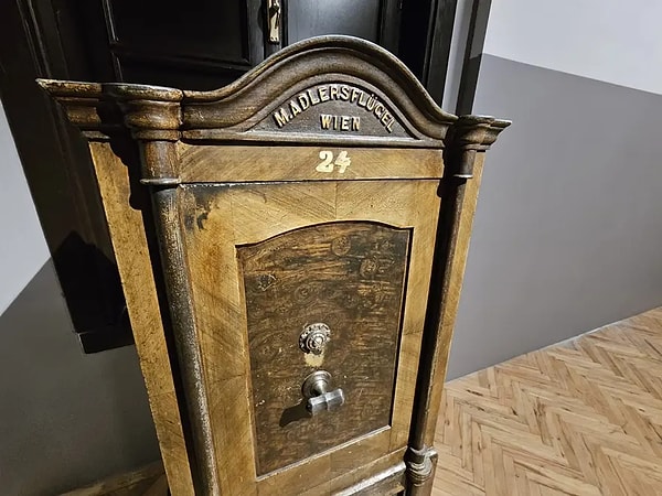 Amerikan Konsolosluğu tarafından kullanılan tarihi kasa, Elazığ'da sergileniyor.