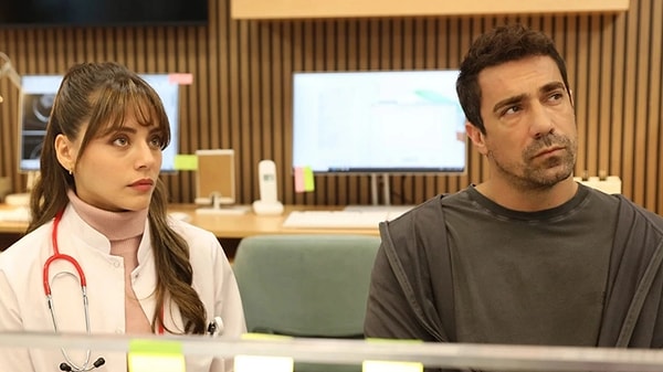 Doktor Başka Hayatta dizisi henüz yeni bölümleriyle yayınlansa da sezonun en çok konuşulanlarından.