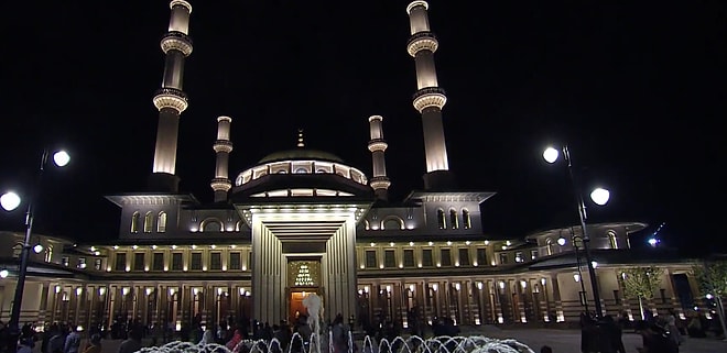 Millet Camii’nde "Kadir Gecesi Özel" Yayını Kanal D'de Canlı Yayınlanacak!