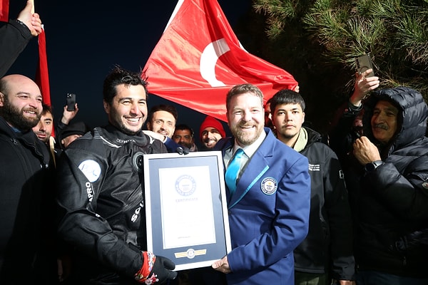 "Soğuk Suda En Uzun Süre Yaşayan İnsan" rekoru kırıldı