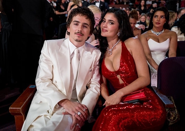 Finally, Kylie Jenner and Timothée Chalamet, who attended the 2026 Oscar Awards together, managed to become one of the most talked-about couples of the night.