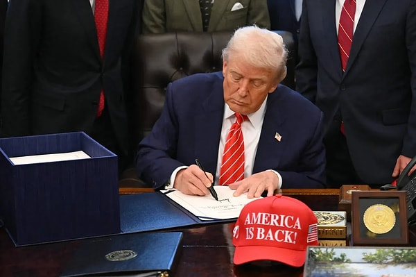 Donald Trump'ın İran’ın nükleer kapasitesini hedef alan askeri stratejiler konusunda geçmiş dönemde görev yapmış bir isimden destek aldığı yönündeki açıklamaları, ABD siyasetinde yeni bir tartışma dalgası başlattı.