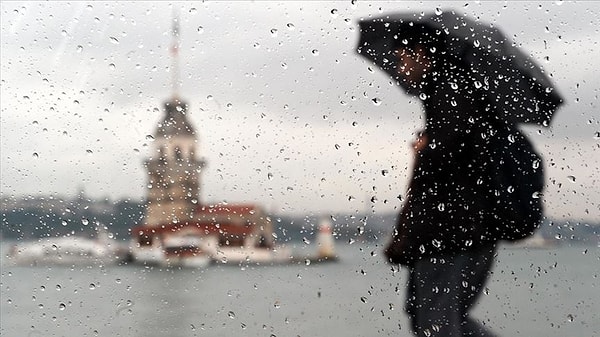 Ramazan Bayramı tatiline hazırlanan Türkiye, bayramın ilk sabahına yağışlı bir havayla merhaba demeye hazırlanıyor.