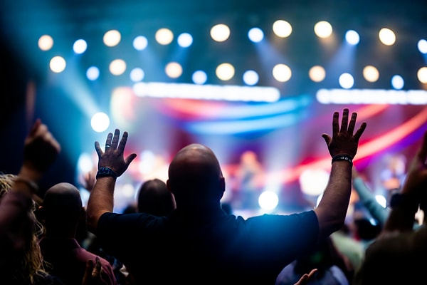 Bu Hafta Sonu Hangi Pop Konserine Gidilir?