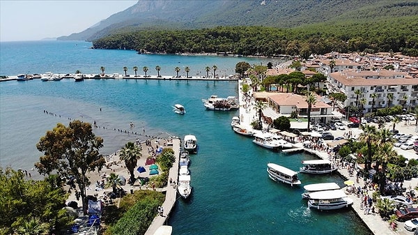 Akdeniz’in en güzel köşelerinden biri olan Muğla’ya turist akını devam ediyor.