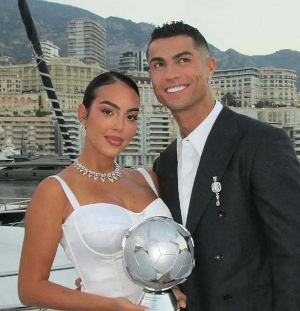 Indeed, the clauses in the marriage contract made by the couple had been the subject of extended discussion, with the financial assurances to be provided to Georgina Rodriguez particularly catching the eye.