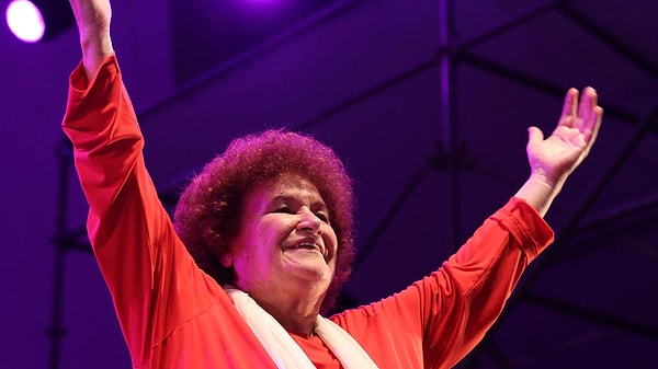 5. Selda Bağcan'ın dünya çapında ün kazanmasını sağlayan, hatta Dr. Dre gibi dünyaca ünlü rapçilerin şarkılarında altyapı (sample) olarak kullandığı meşhur şarkısı hangisidir?