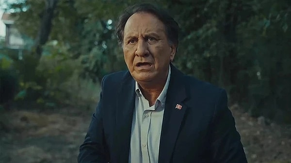 11. Arka Sokaklar'da Hüsnü Çoban karakterine hayat veren Özgür Ozan dizi hakkında yaptığı açıklamayla gündem oldu.