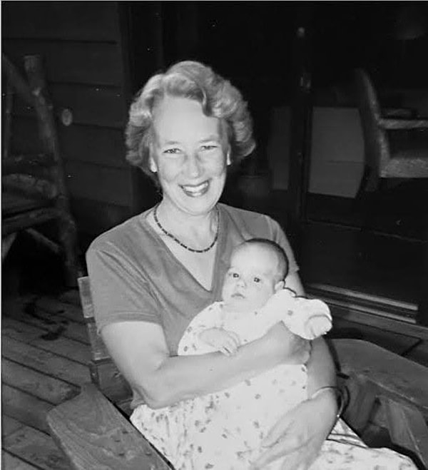 5. Ölen sevgiliden bahsettiği düşünülen bir  şarkısını büyükannesine yazdı.