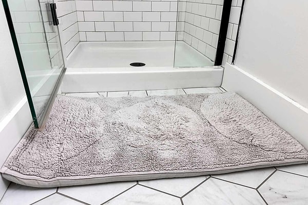 Aylarca yıkanmayan paspaslar riski büyütüyor