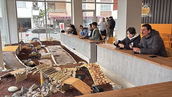 Samsun’da Ömer Kaan ve Nesligül Mısırlıgül Dönüm çifti, beyaz yakalı işlerini bırakarak farklı bir işletme açma fikriyle yola çıktı.