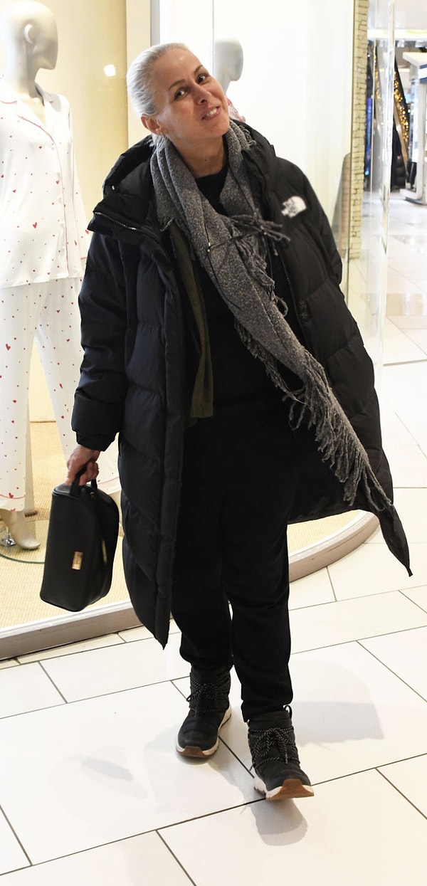 90’lı yıllara damga vuran şarkılarıyla hafızalara kazınan Niran Ünsal, kariyerinde bambaşka bir sayfa açmaya hazırlanıyor.