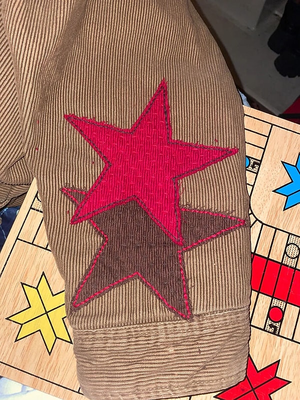 Kadife pantolonunu onardı, ortaya yepyeni bir tasarım çıktı