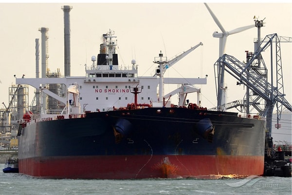 Türk gemisi İstanbul Boğazı’na yaklaşırken vuruldu.