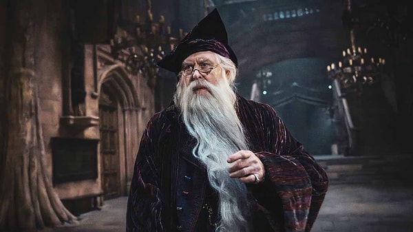 Harry Potter dizisi ilk fragmanıyla izleyici karşısına çıktı ve uzun süredir beklenen proje ilk görüntülerle gündeme girdi.