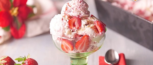 Sen çilekli cheesecake dondurmasın!