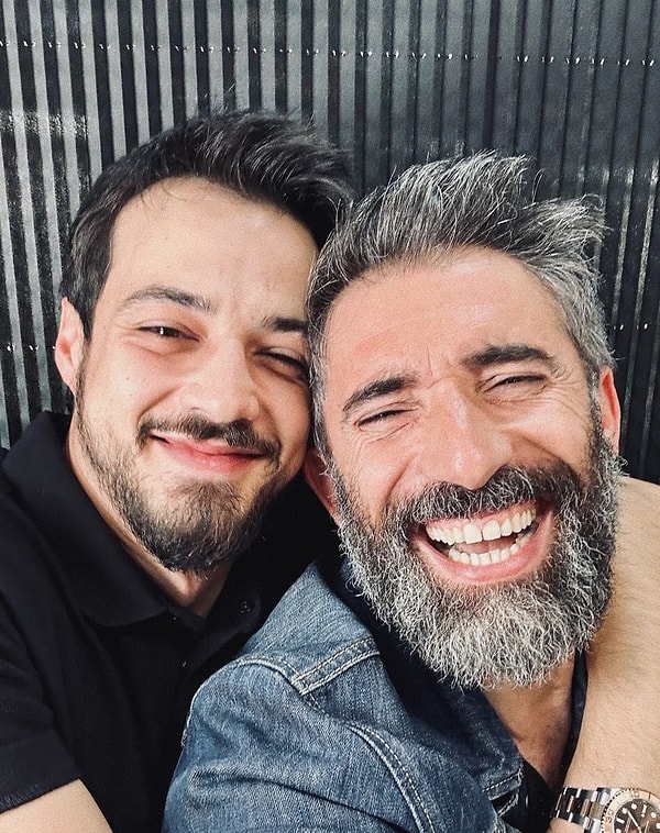 2023-2025 yılları arasında NOW'da yayınlanan Kızıl Goncalar'daki rol arkadaşlarının arası açıldı.