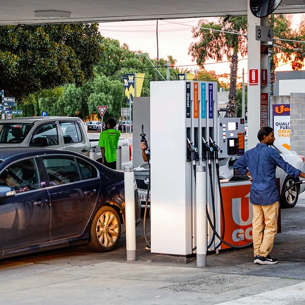 İngiltere'deki istasyonlarda yoğunluklar gözleniyor.
