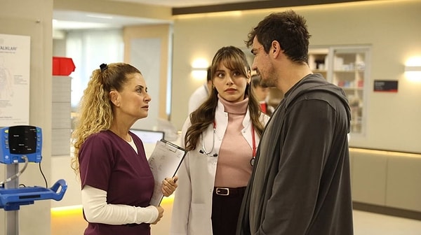 NOW'ın yeni dizisi Doktor: Başka Hayatta'da flaş ayrılık yaşandı.