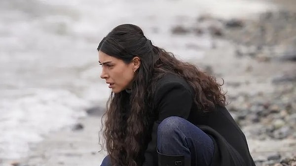 Taşacak Bu Deniz ve Uzak Şehir'in haftalık en çok izlenme yarışında kazanan belli oldu. Lider dizi haftalar sonra değişti.