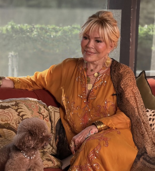 Semiramis Pekkan, 1960’lı ve 70’li yıllarda müzik ve sinema dünyasında adından sıkça söz ettirmiş, döneminin en dikkat çeken kadın figürlerinden biri olmuştu.