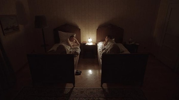 Derken 1930’lara geliyoruz ve işin içine sinema giriyor.