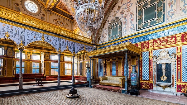 Konar-göçer hayatta sabit eşyalar pek beklenmez.