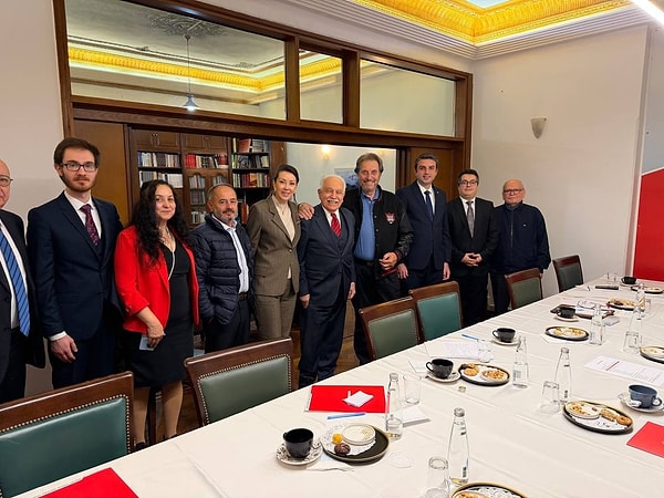 Elon Musk'ın babası Errol Musk, Doğu Perinçek ile bir araya geldi.