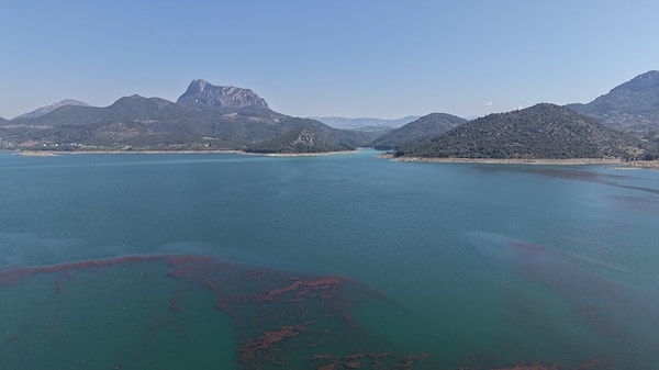 Kozan Barajı’nda yükselen su seviyesi vatandaşları sevindirdi.