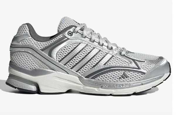 "onedio25" koduyla piyasanın en ucuzu: adidas Spiritain 2000!