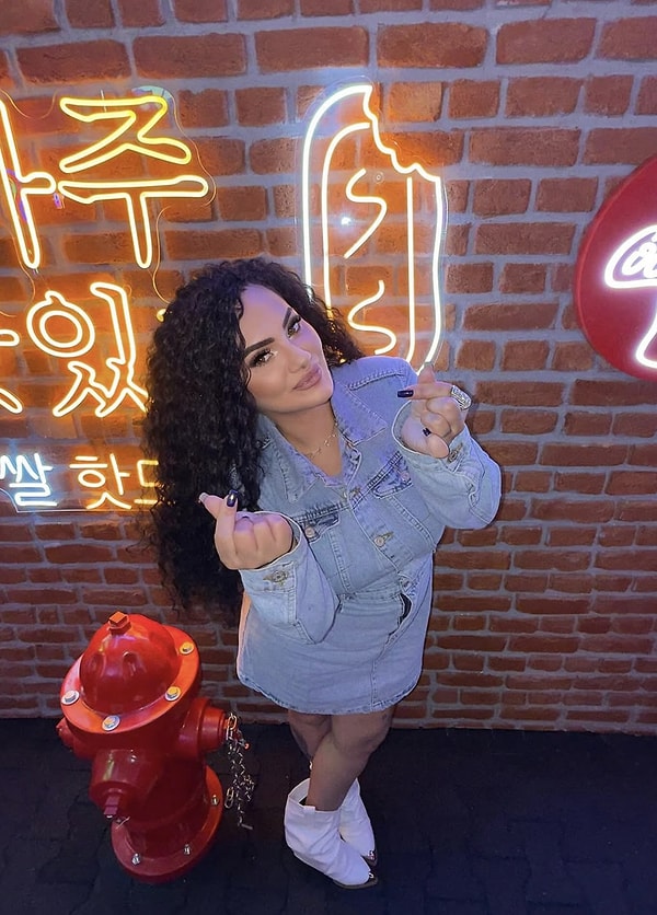 Ayça Beğen Kimdir?