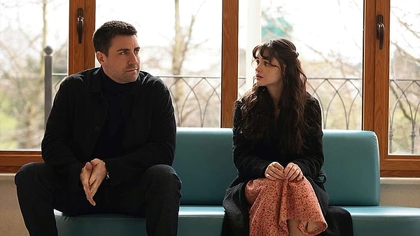 7. Çirkin dizisinde Çağlar Ertuğrul'un gençliğini oynayacak oyuncu gündem oldu.