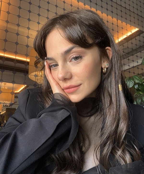 Genç yaşına rağmen yer aldığı projelerle adından söz ettiren Bahar Şahin, özellikle televizyon dizileriyle geniş bir hayran kitlesine ulaşmayı başardı.