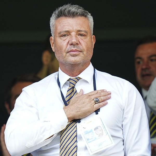 Sadettin Saran'ın geçtiğimiz saatlerde bir trafik kazası geçirdiği ortaya çıktı.