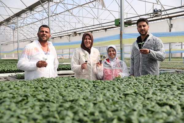 Henüz 22 yaşında evlenip kısa süre sonra boşanma kararı alan Nurten Kaçar, 6 aylık bebeğiyle hayata yeniden başlamak zorunda kaldı.
