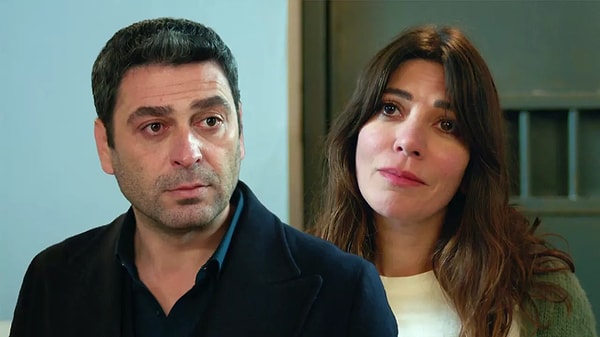 Ekranların reyting rekortmeni dizisi Uzak Şehir'de ortalık karışıyor.