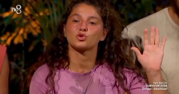 Survivor 2026’da bu sezonun en çok konuşulan isimlerinden biri olan Seren Ay cep telefonu kullandı.