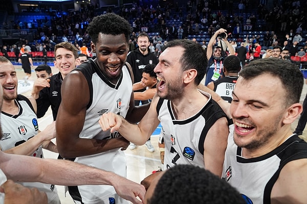 İlk devre büyük çekişmeye sahne oldu.