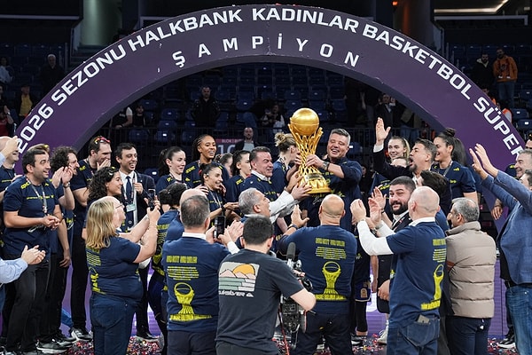 En yakın takipçi Galatasaray 13 şampiyonlukta kaldı.