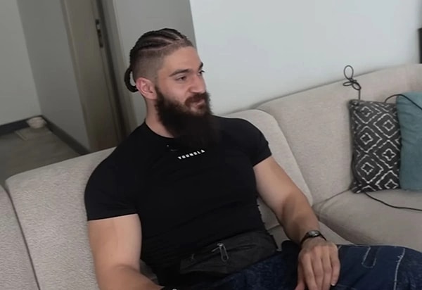 Halkı kin ve düşmanlığa alanen tahrik etme suçundan tutuklanmıştı.