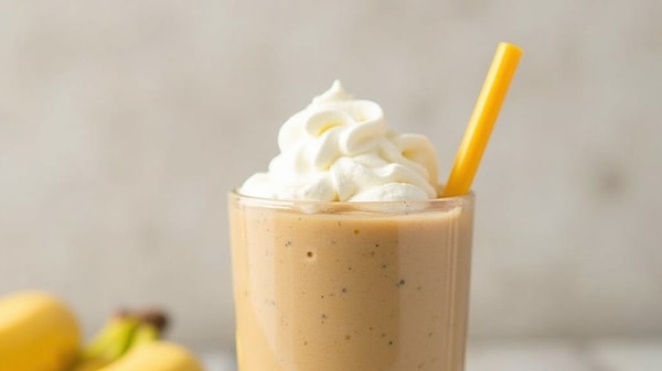 2. Fıstık Ezmeli & Muzlu Soğuk Latte